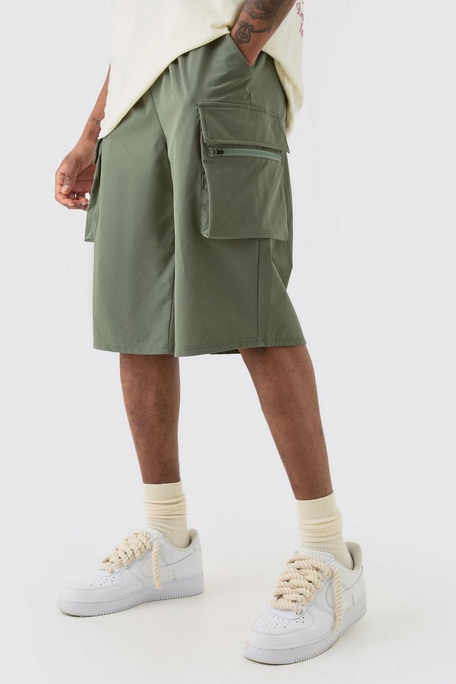 Khaki Tall Lichte Stretch Baggy Cargo Shorts, Shorts image number 1
