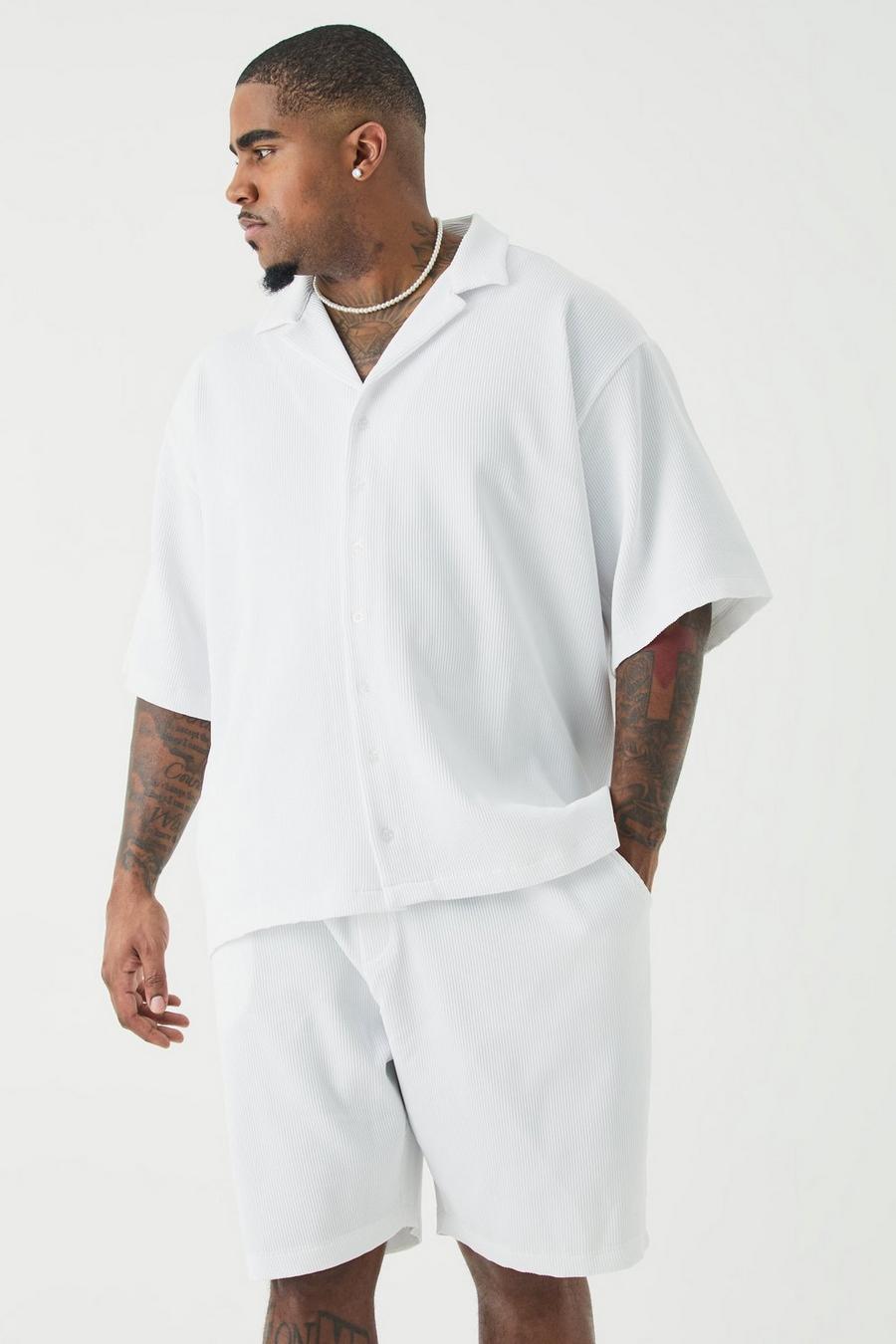 Conjunto Plus de pantalón corto y camisa plisada de manga corta con solapas, White