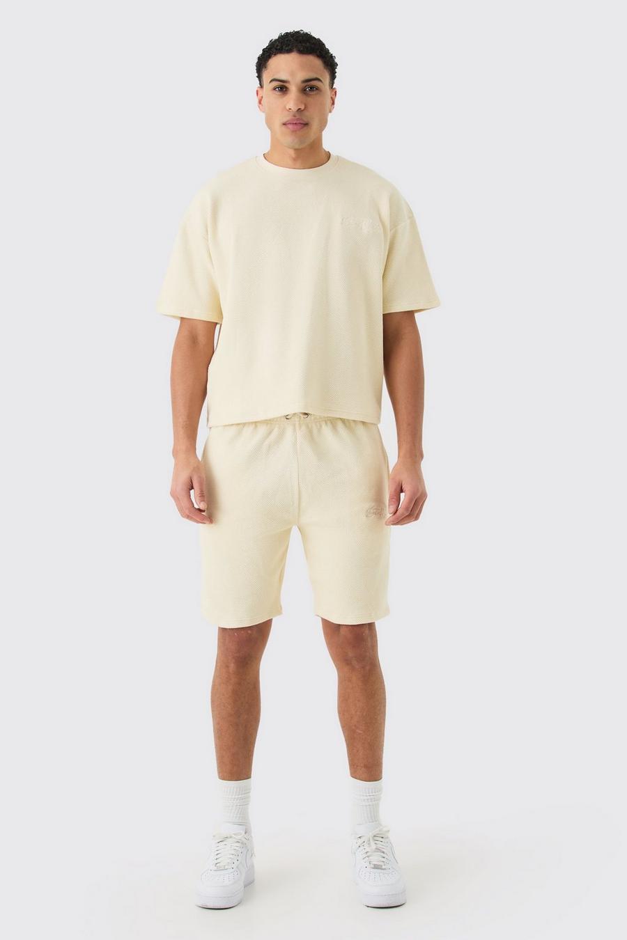 Set T-shirt squadrata oversize & pantaloncini, Ecru image number 1