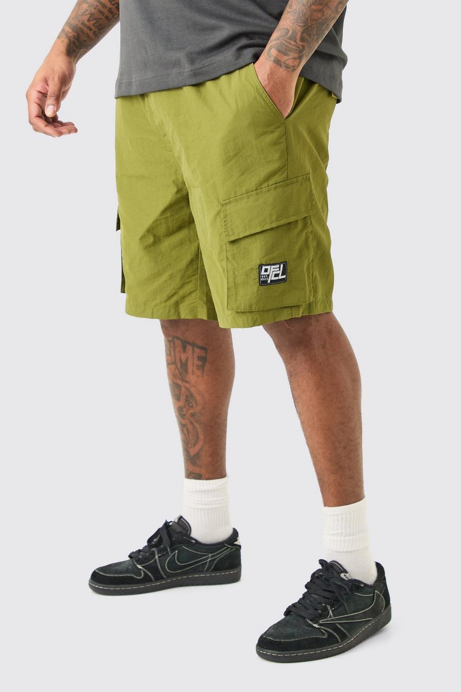 Plus Ofcl Nylon Cargo-Shorts mit elastischem Bund, Khaki image number 1