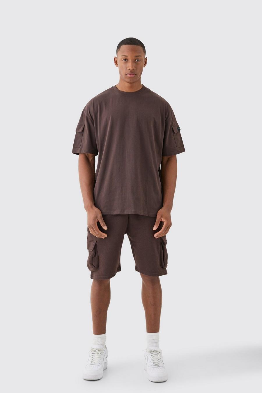 Conjunto MAN oversize cargo de pantalón corto ajustado y camiseta, Chocolate image number 1