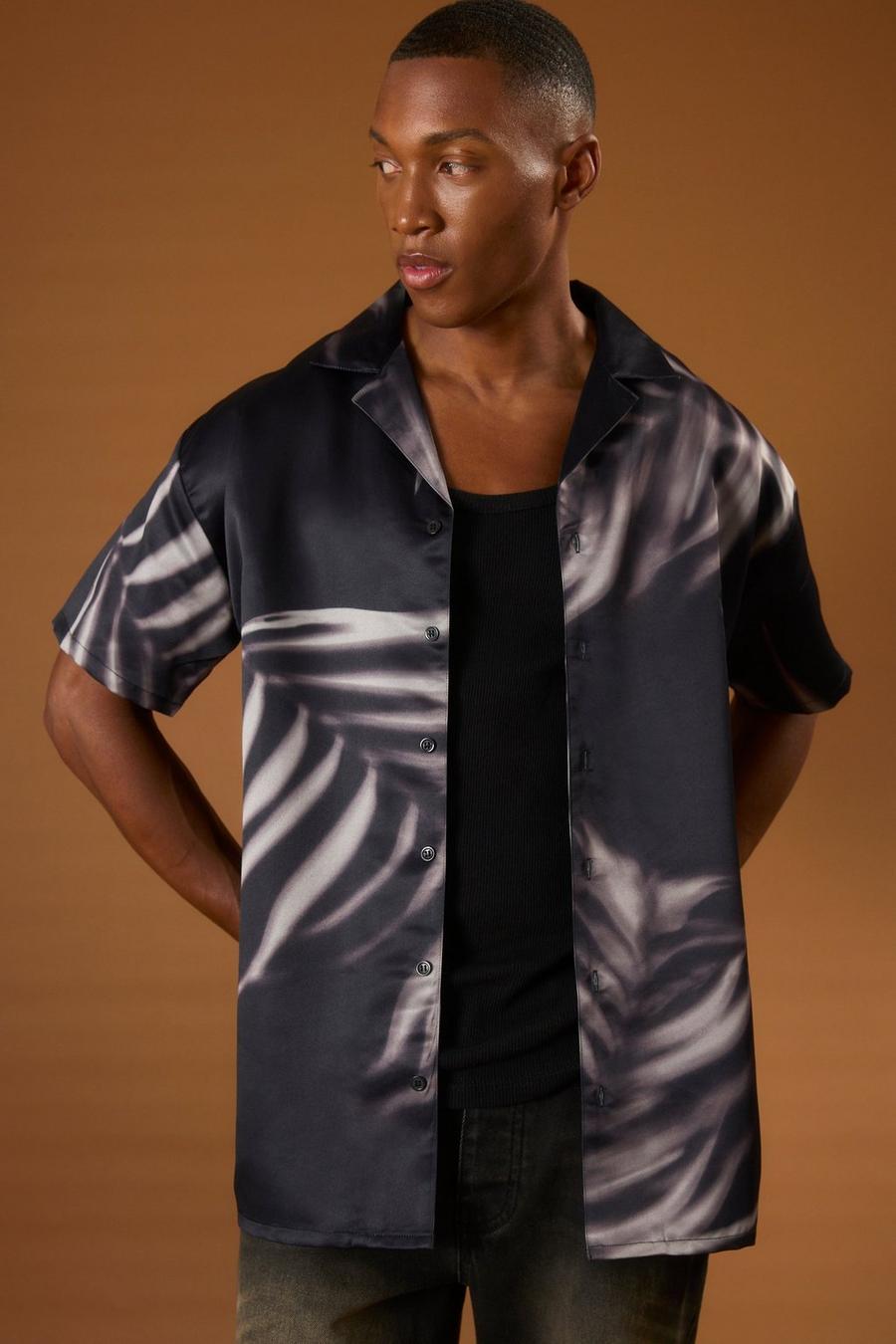 Camicia oversize in raso a maniche corte con foglie, Chocolate image number 1