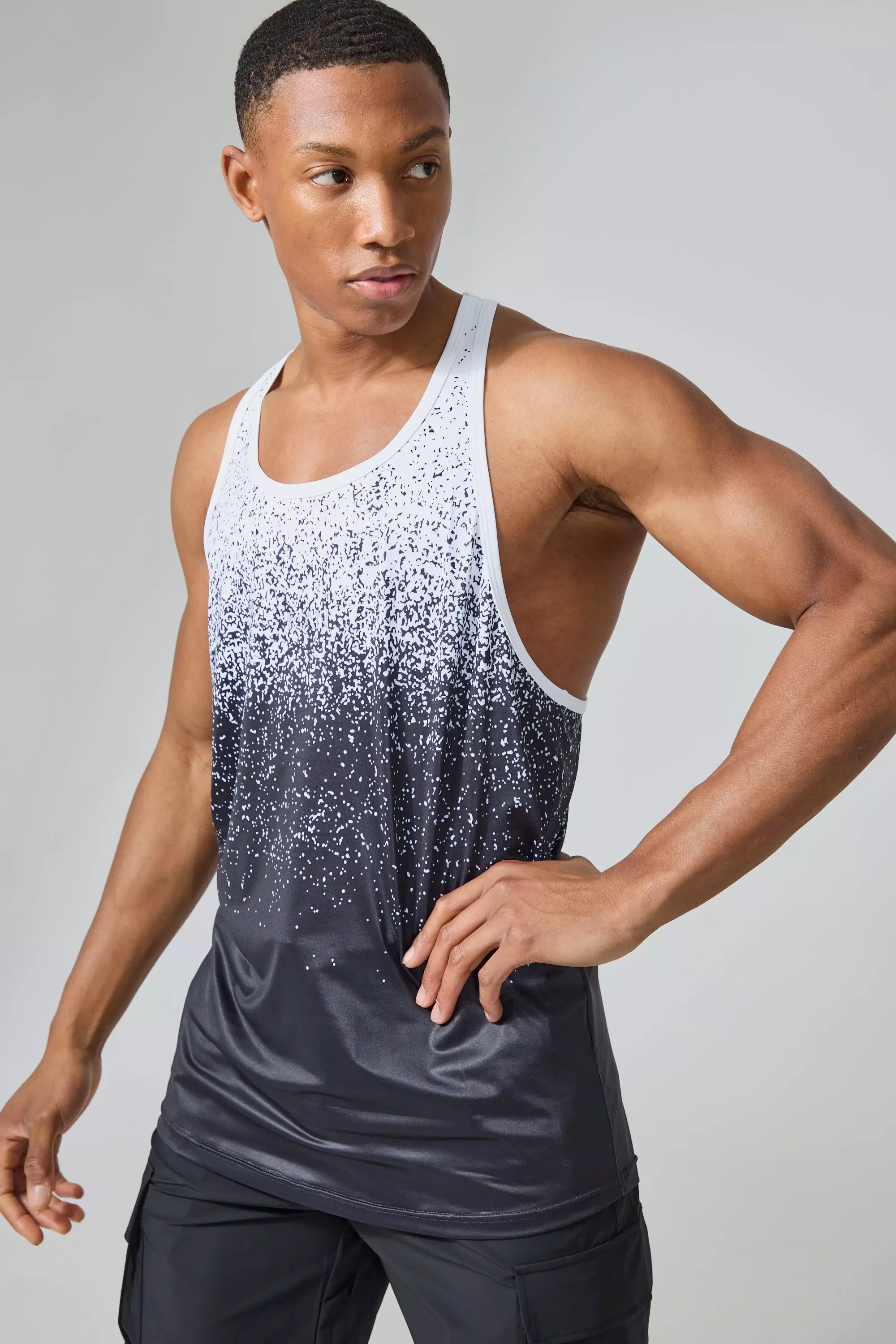 Man Active Gym Black Ombre Stringer alternative image