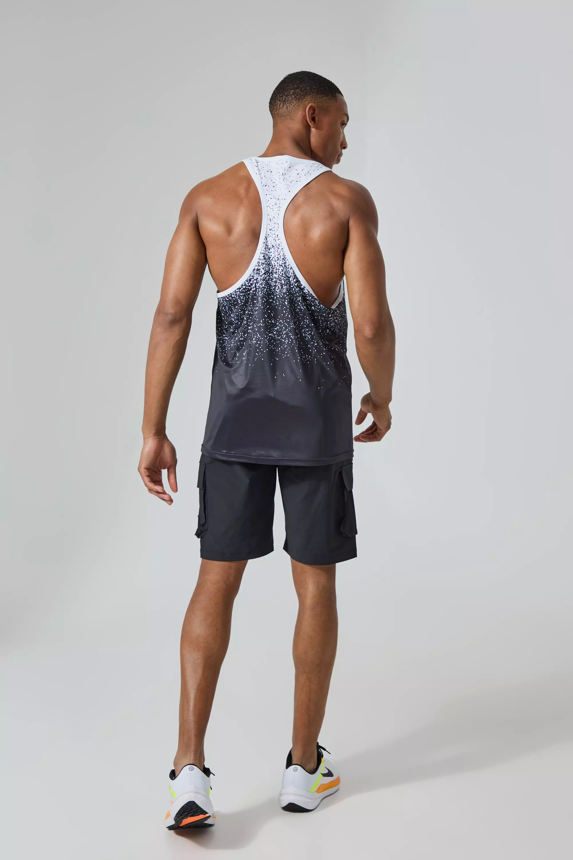 Man Active Gym Black Ombre Stringer alternative image