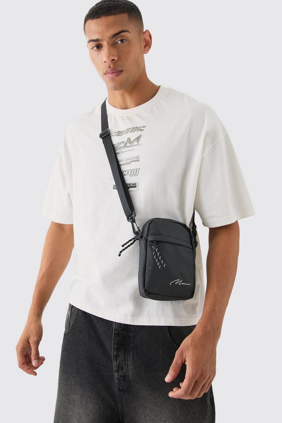 Man Signature Basic Messengar Bag In Black