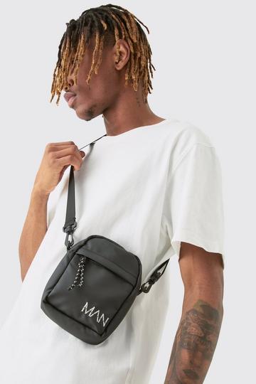 Black MAN Dash Basic Messenger Bag In Black