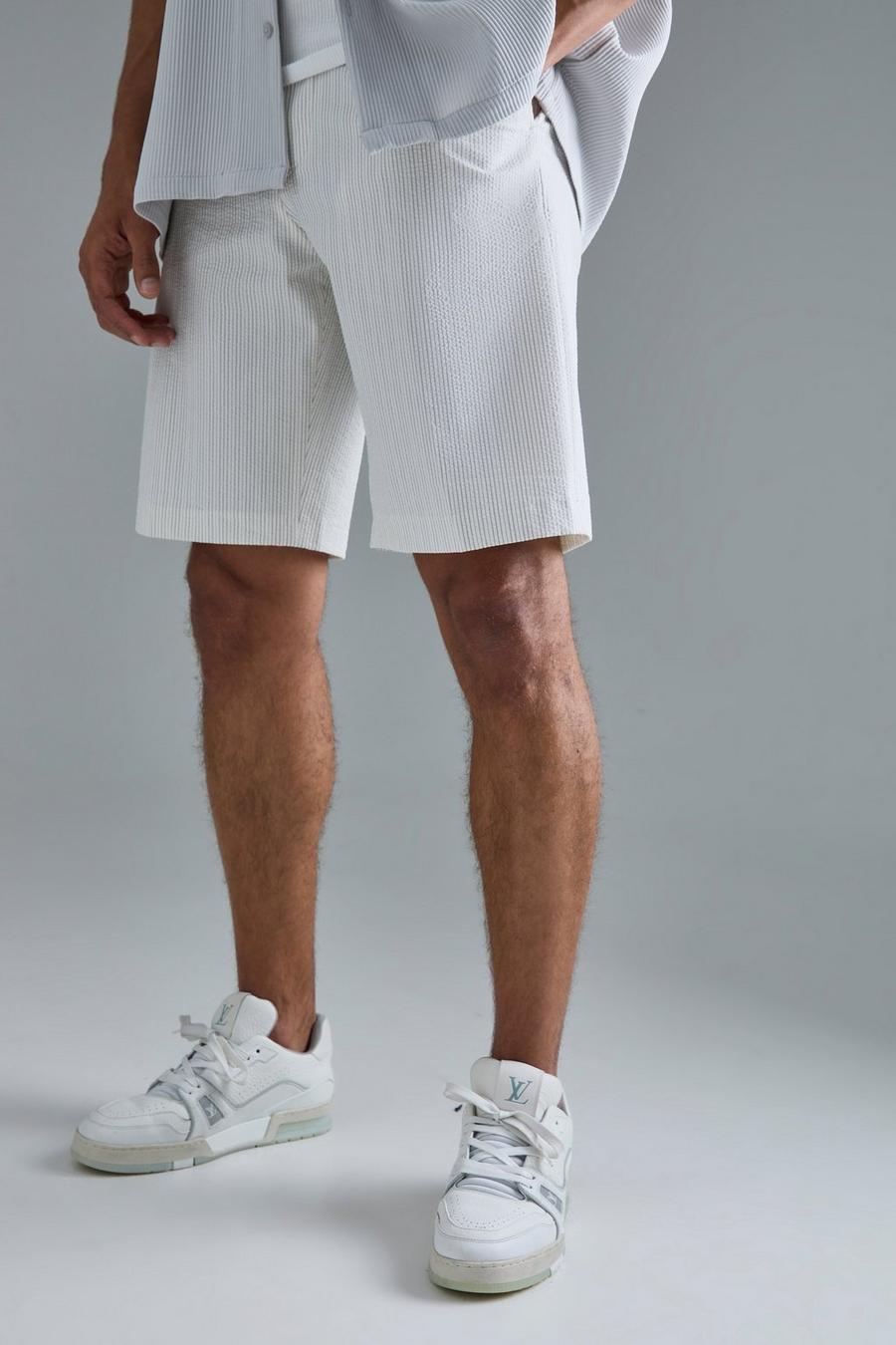 Pantalón corto Regular de sirsaca con cintura fija y estampado de rayas, Ecru image number 1