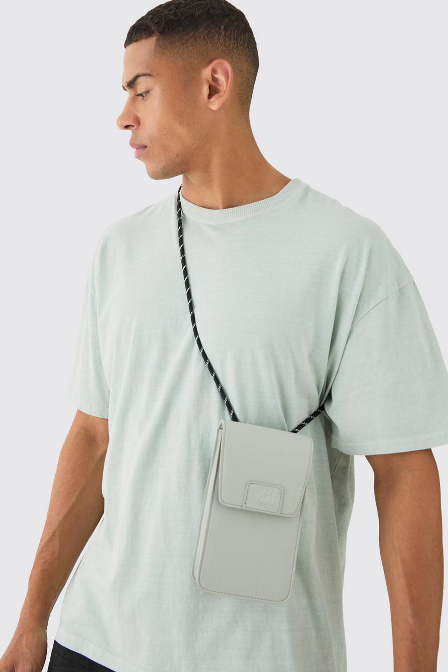 Bolso para el móvil de cuero sintético con etiqueta MAN en gris claro, Light grey