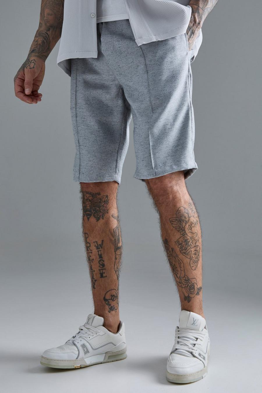 Grey Tall Shorts med struktur och dekorativa sömmar image number 1