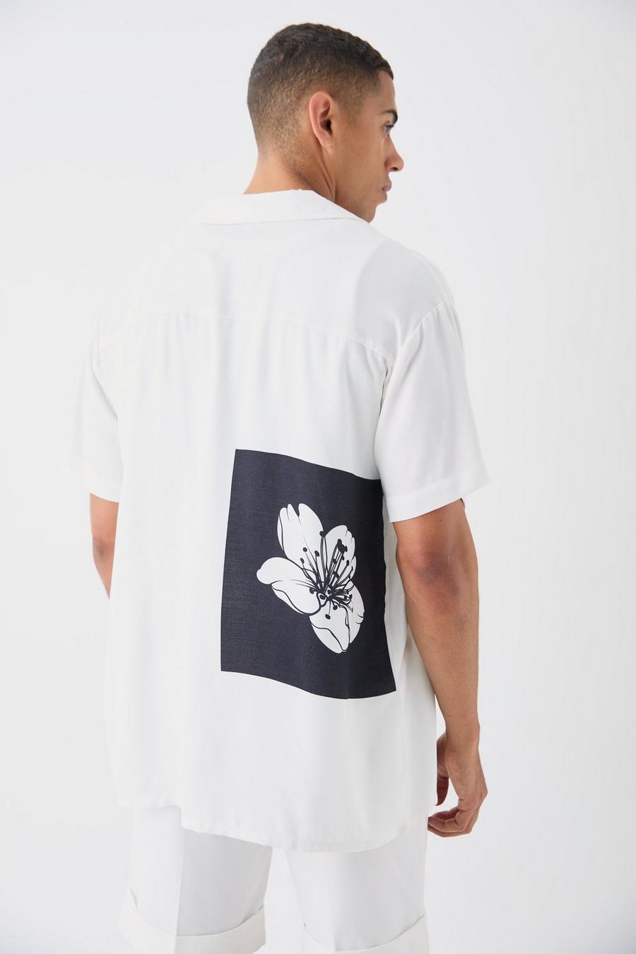 Camisa oversize de viscosa con estampado de flores en la espalda, White