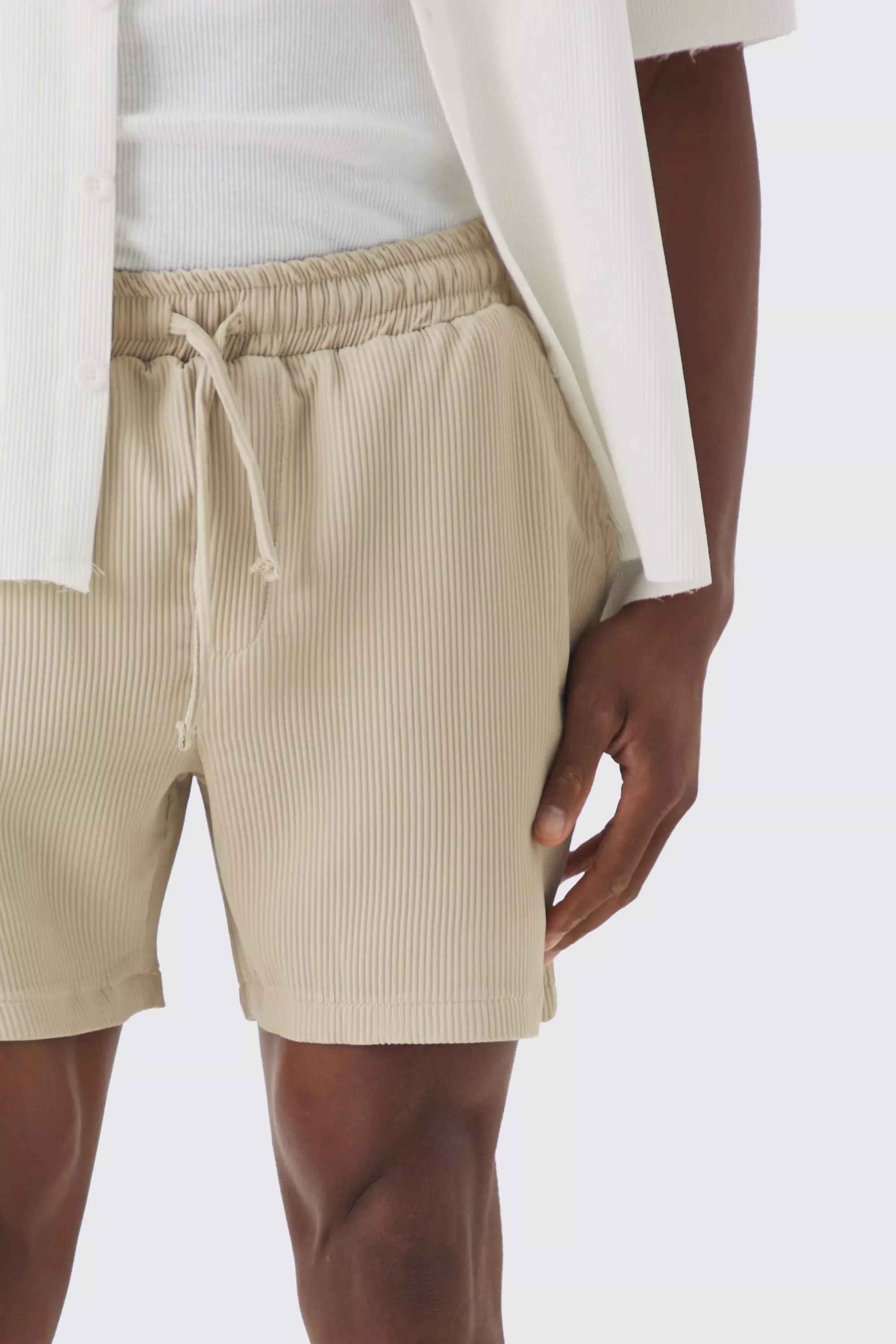 Stone Elasticated Waist Pleated Drawcord Shorts صورة بديلة