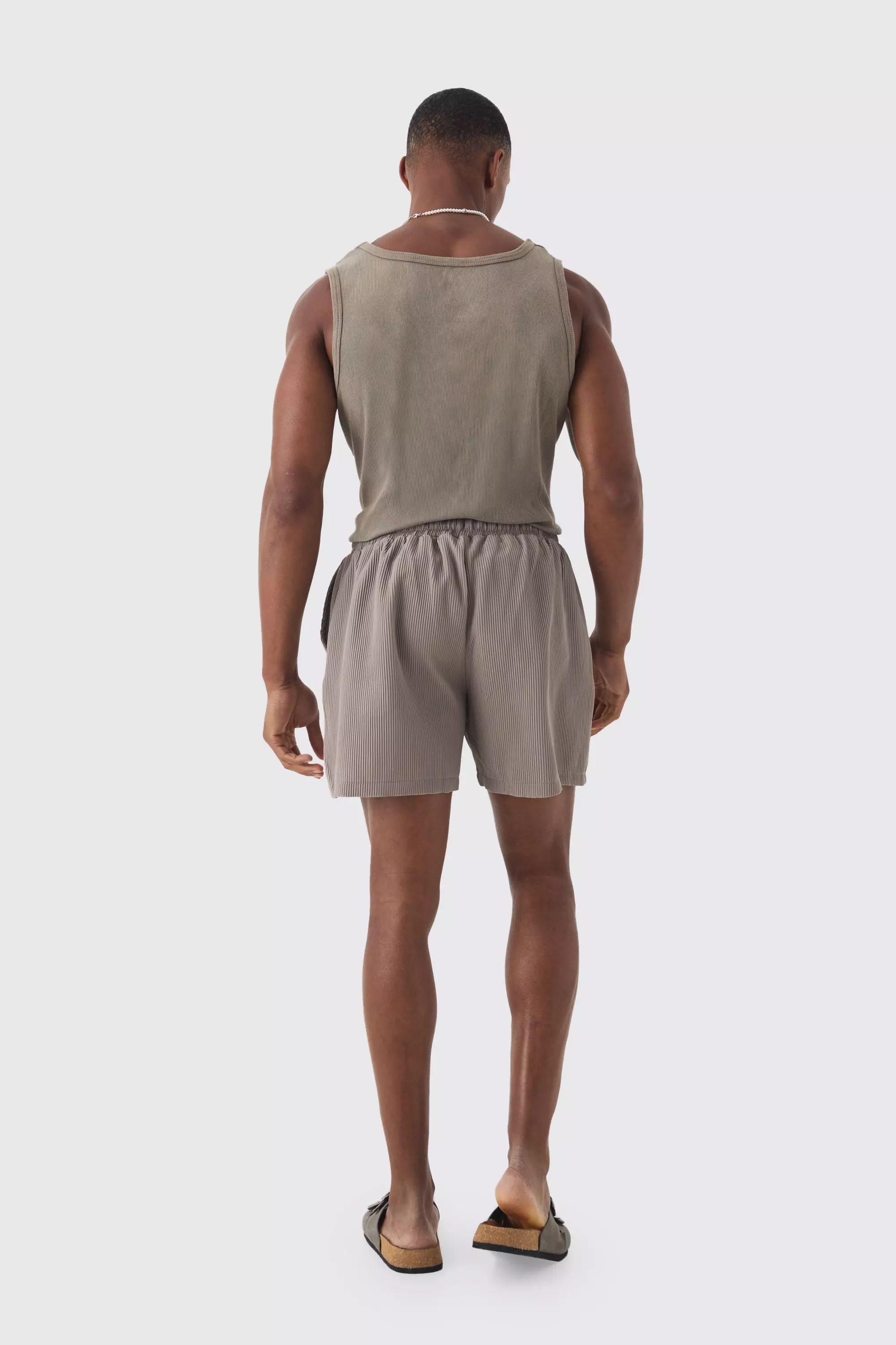 Taupe Elasticated Waist Pleated Drawcord Shorts صورة بديلة