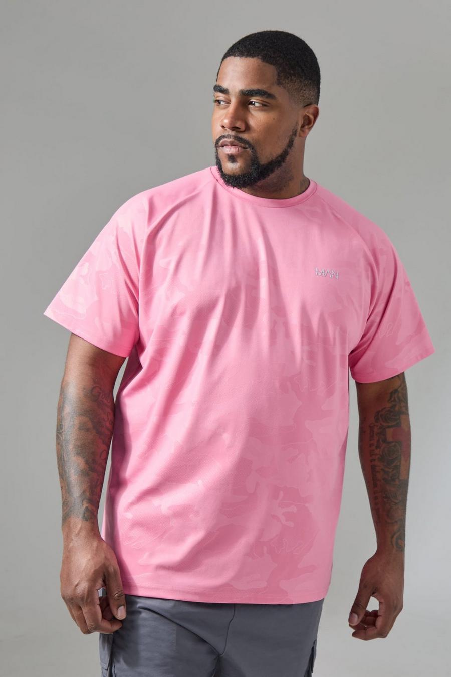 Camiseta Plus MAN Active de ranglán resistente con estampado de camuflaje, Pink