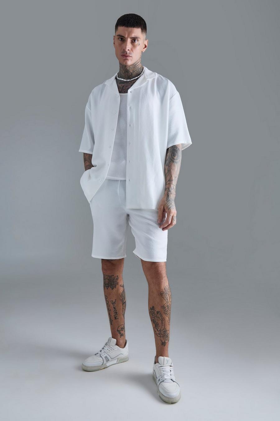White Tall Linnen Overhemd Met Korte Mouwen En Revers Kraag En Shorts Set In Wit
