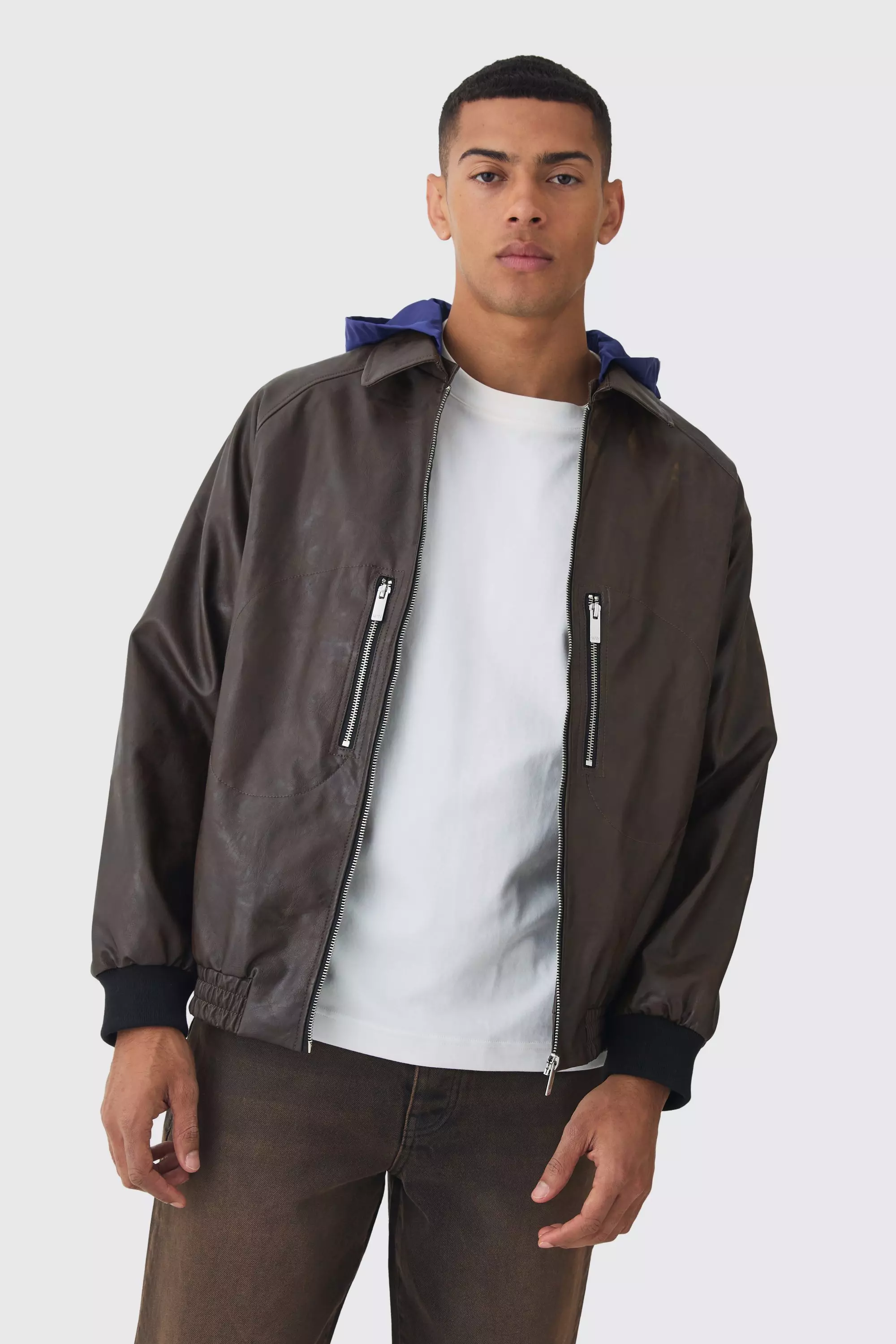 Collared Pu Bomber Jacket With Detachable Hood In Brown صورة بديلة