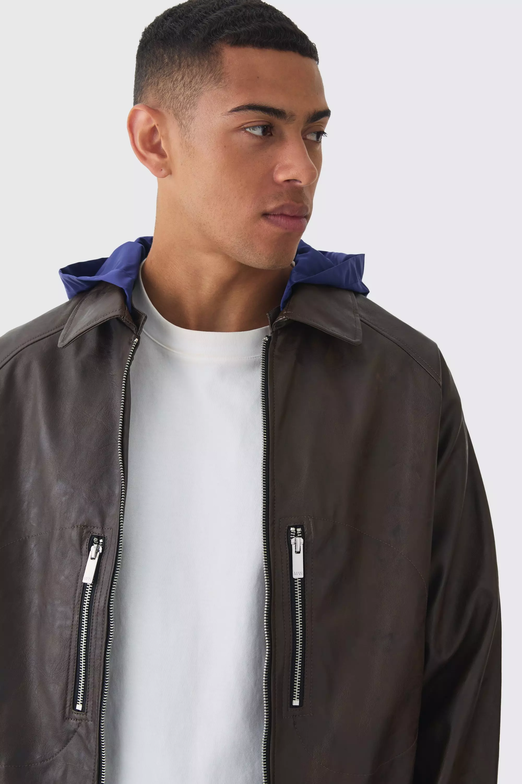 Collared Pu Bomber Jacket With Detachable Hood In Brown صورة بديلة