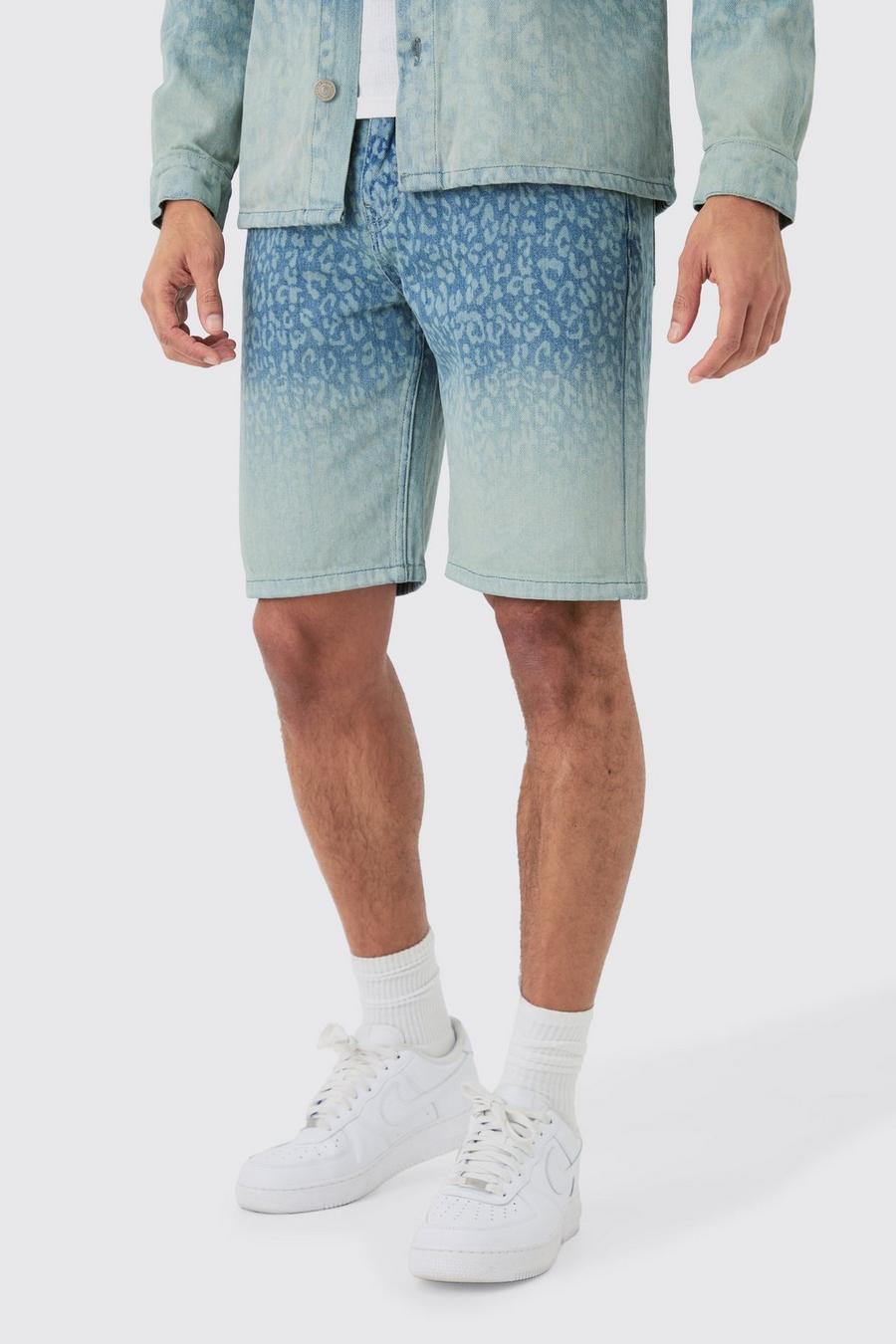 Pantalones cortos vaqueros holgados sin tratar con estampado de leopardo en azul claro, Light blue image number 1