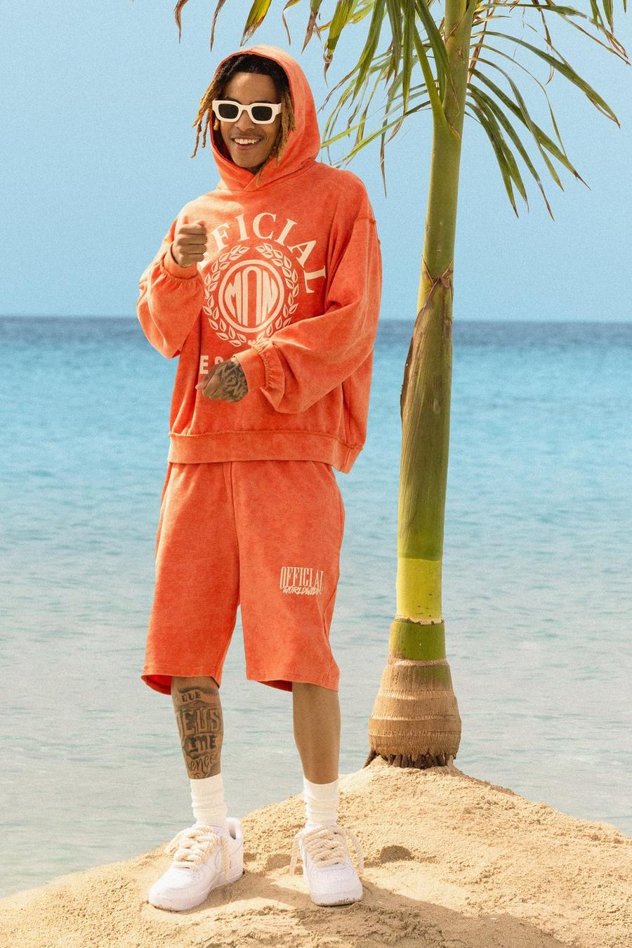 Orange Oversize hoodie och shorts med tryck image number 1