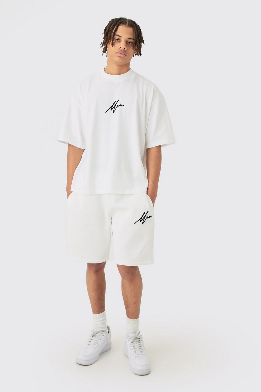 Set T-shirt squadrata oversize Man con stampa a effetto velluto & pantaloncini, Ecru