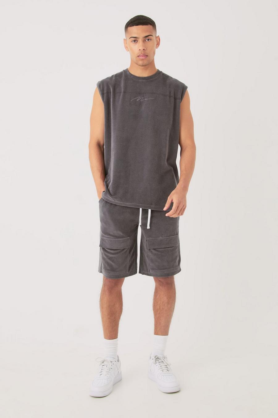 Conjunto MAN de terciopelo oversize sin mangas y pantalón corto con bolsillo, Charcoal image number 1