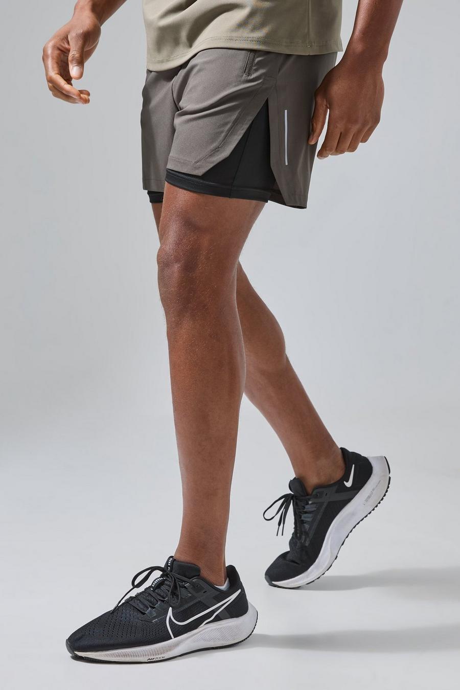 Khaki MAN Active 2-i-1 Shorts med slitsar
