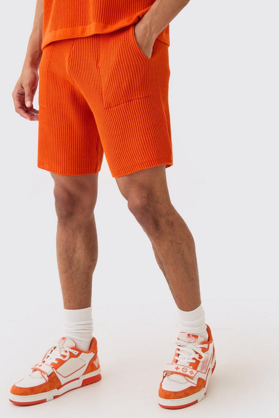 Lockere mittellange gerippte Strick-Shorts, Orange image number 1