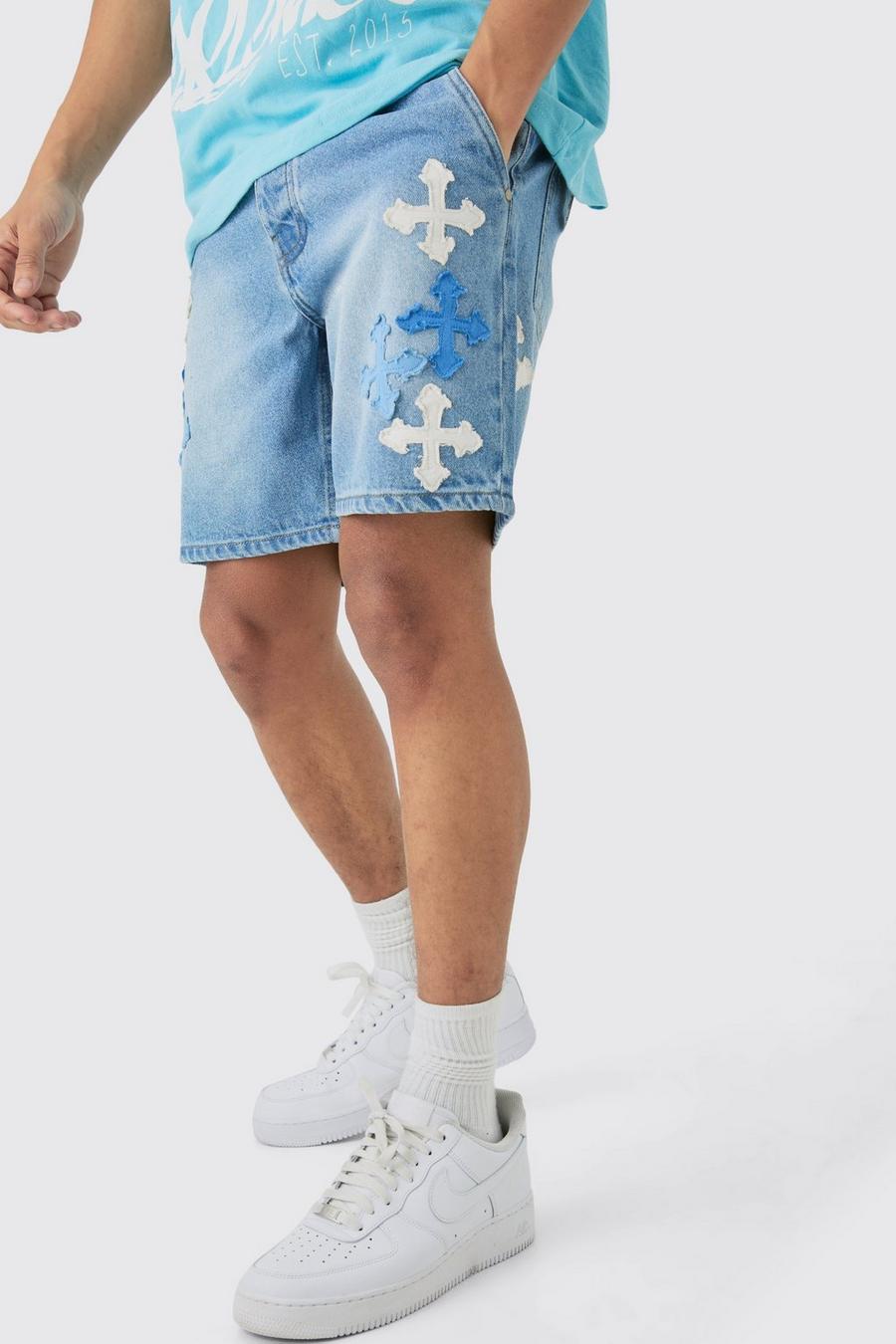 Pantalones cortos vaqueros ajustados sin tratar con apliques en azul claro, Light blue image number 1