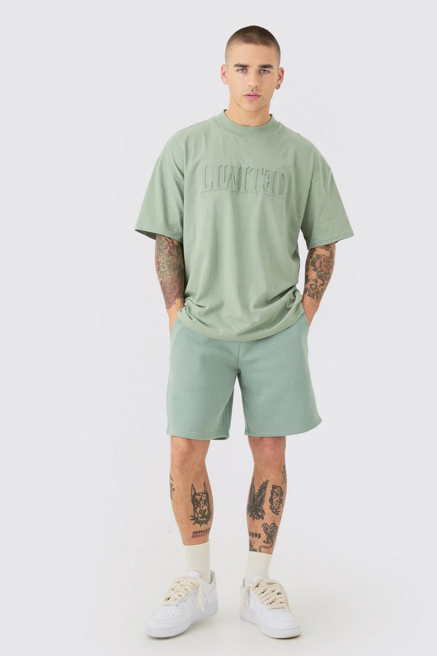 Khaki Oversized Limited T-Shirt Met Reliëf En Brede Nek En Baggy Shorts Set