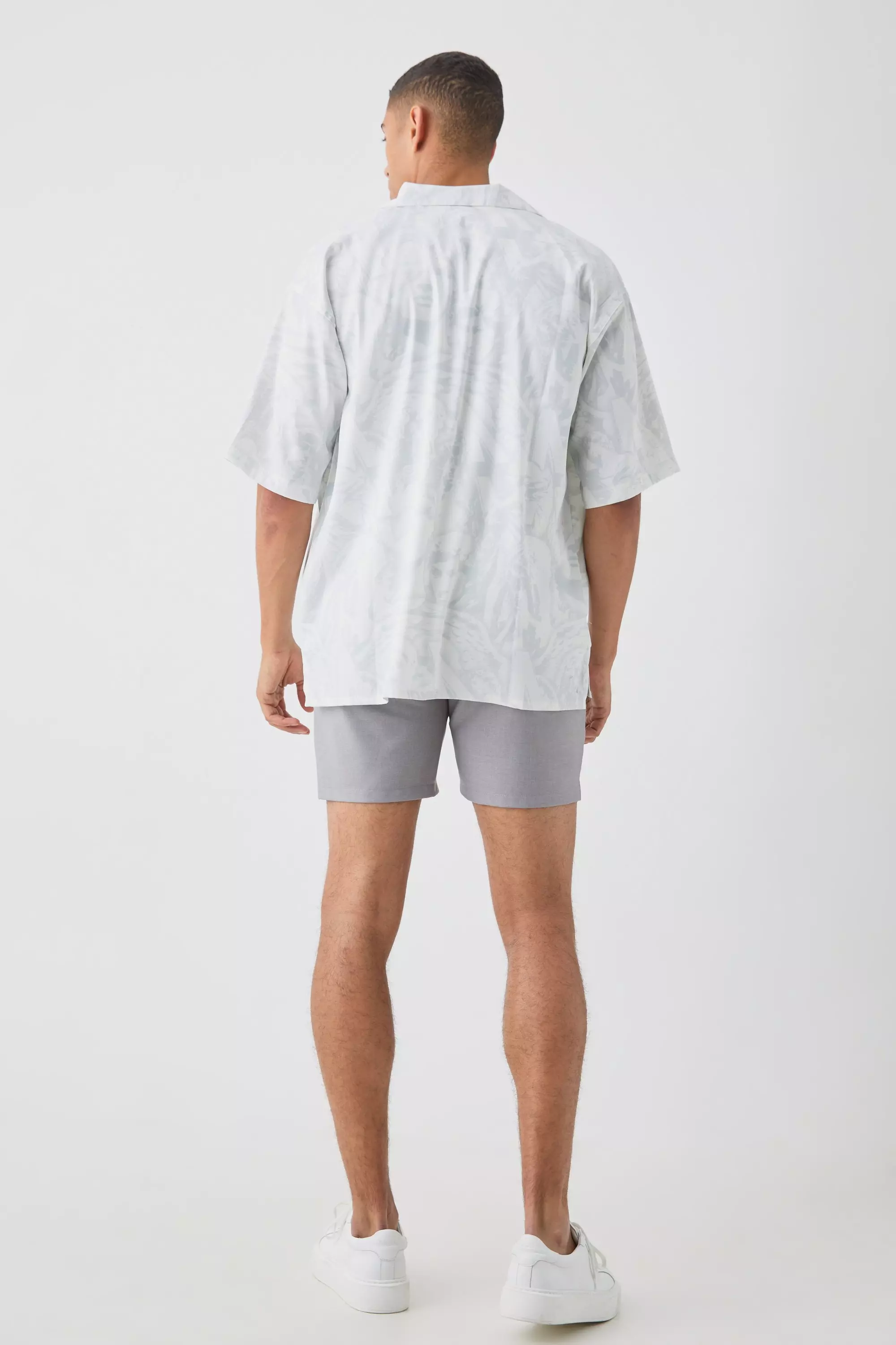 Tailored Slim Fit Fixed Waist Stretch Shorts In Grey alternative image