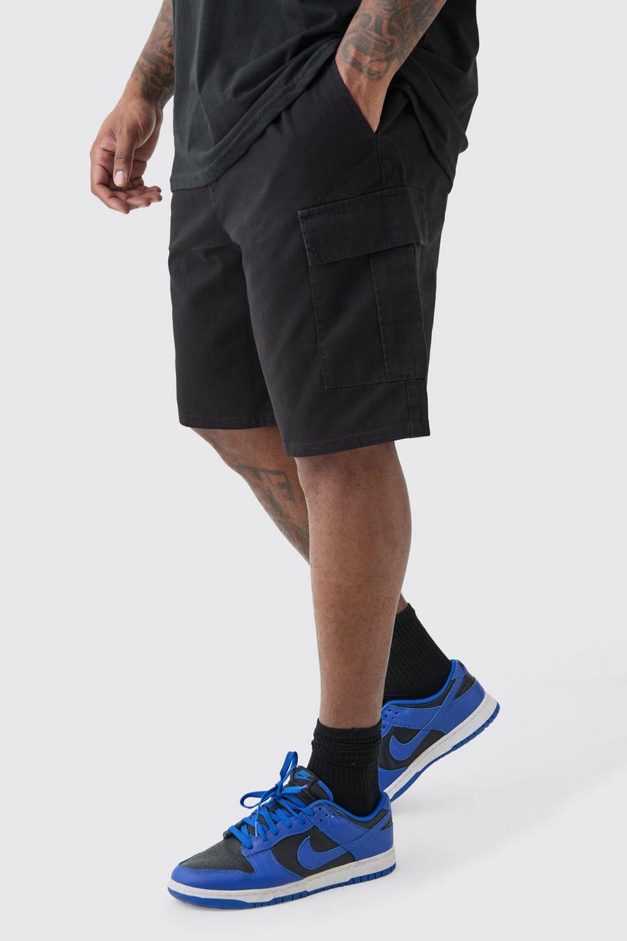 Plus Elasticated Waist Black Relaxed Fit Cargo Shorts image number 1