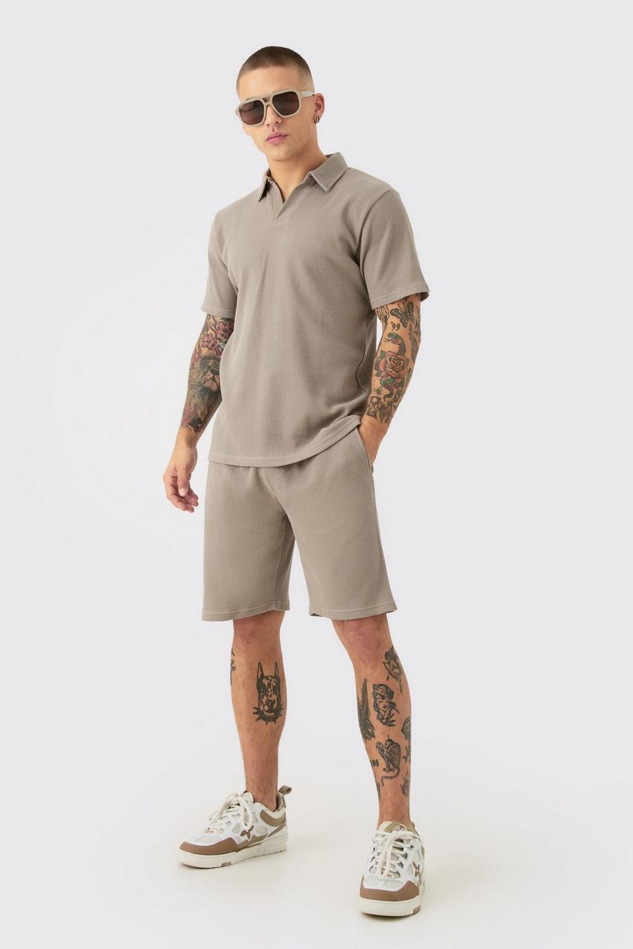 Slim-Fit Poloshirt und Shorts in Waffeloptik, Taupe image number 1