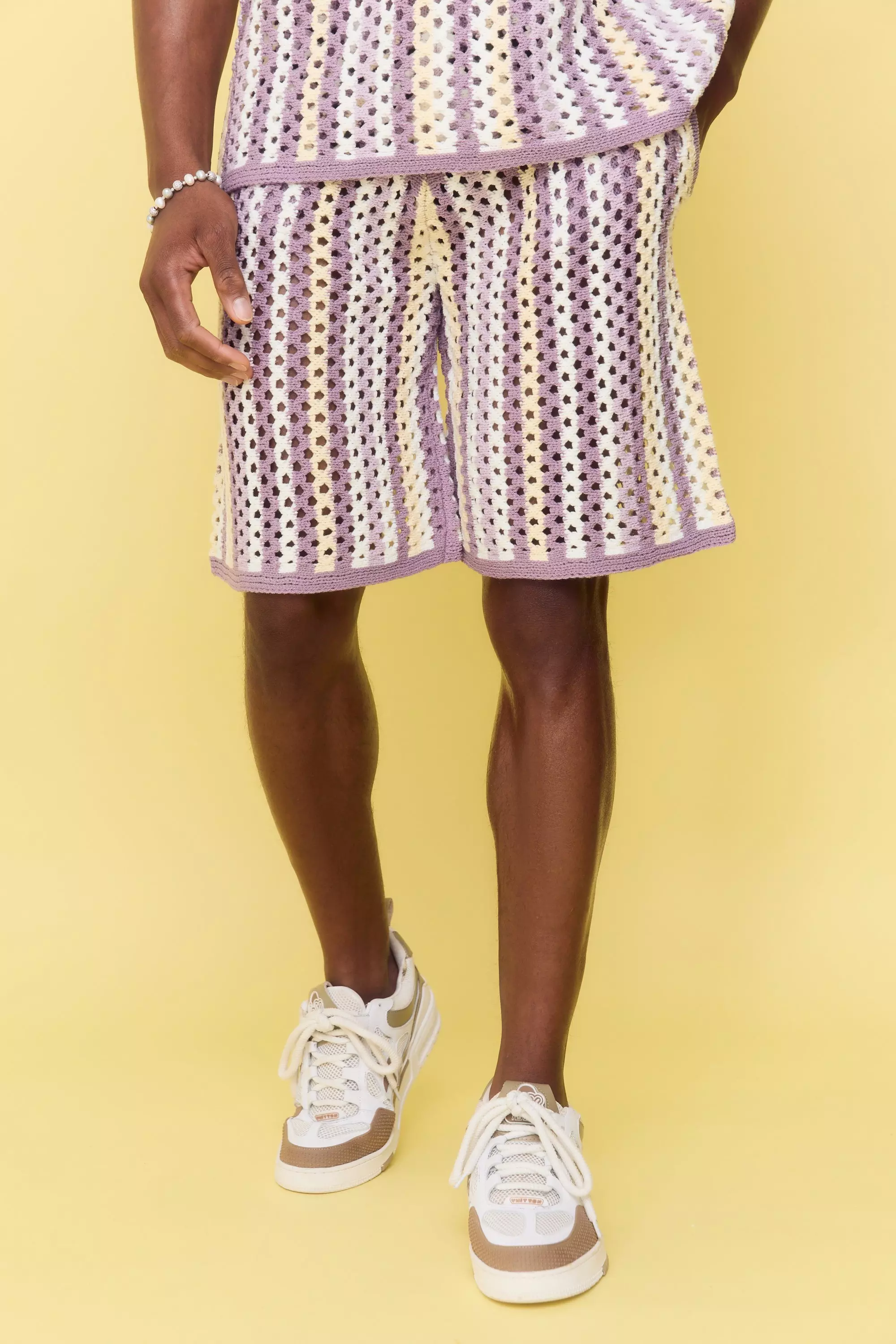 White Relaxed Open Stitch Stripe Knitted Shorts صورة بديلة