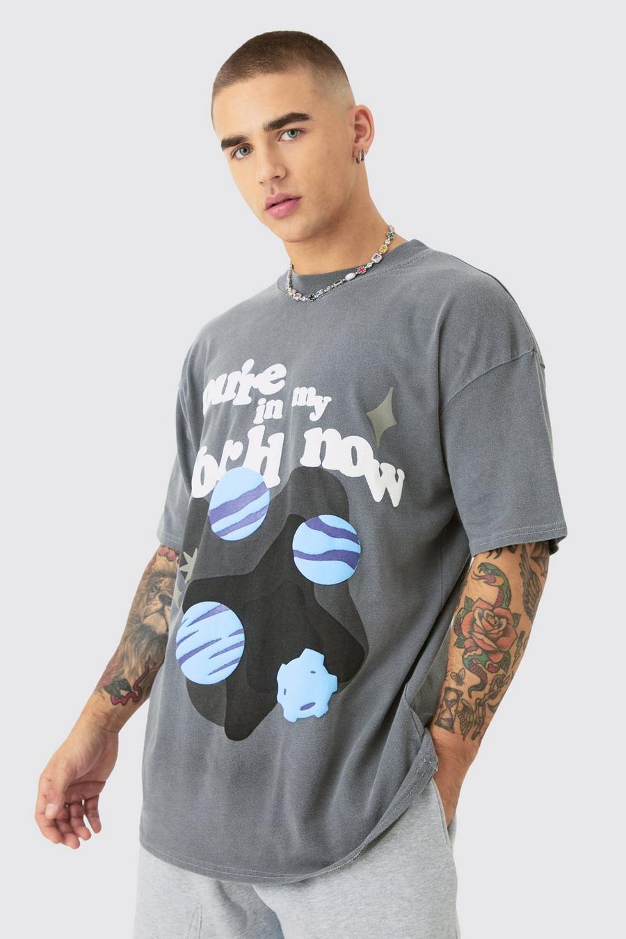 Camiseta oversize desteñida con estampado espacial en relieve, Charcoal