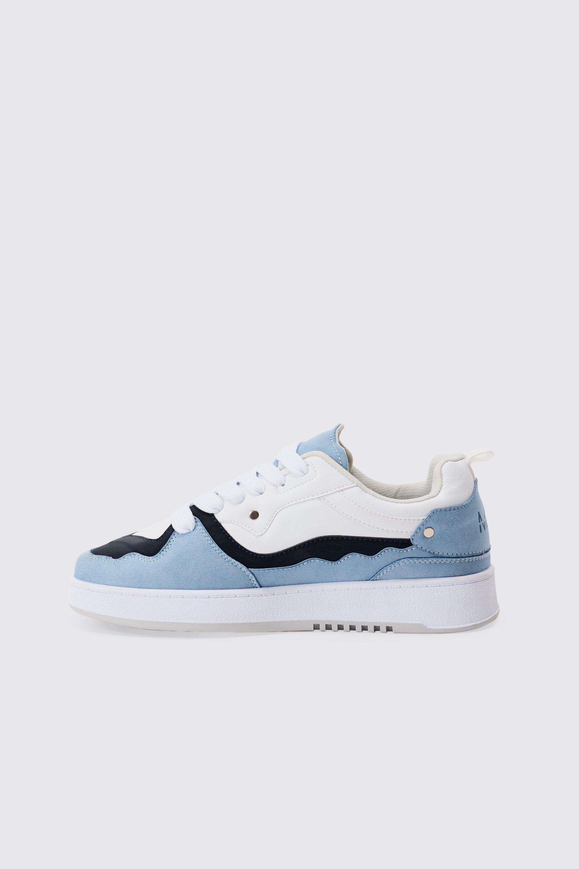 Scarpe da ginnastica con suola spessa tono su tono in blu
