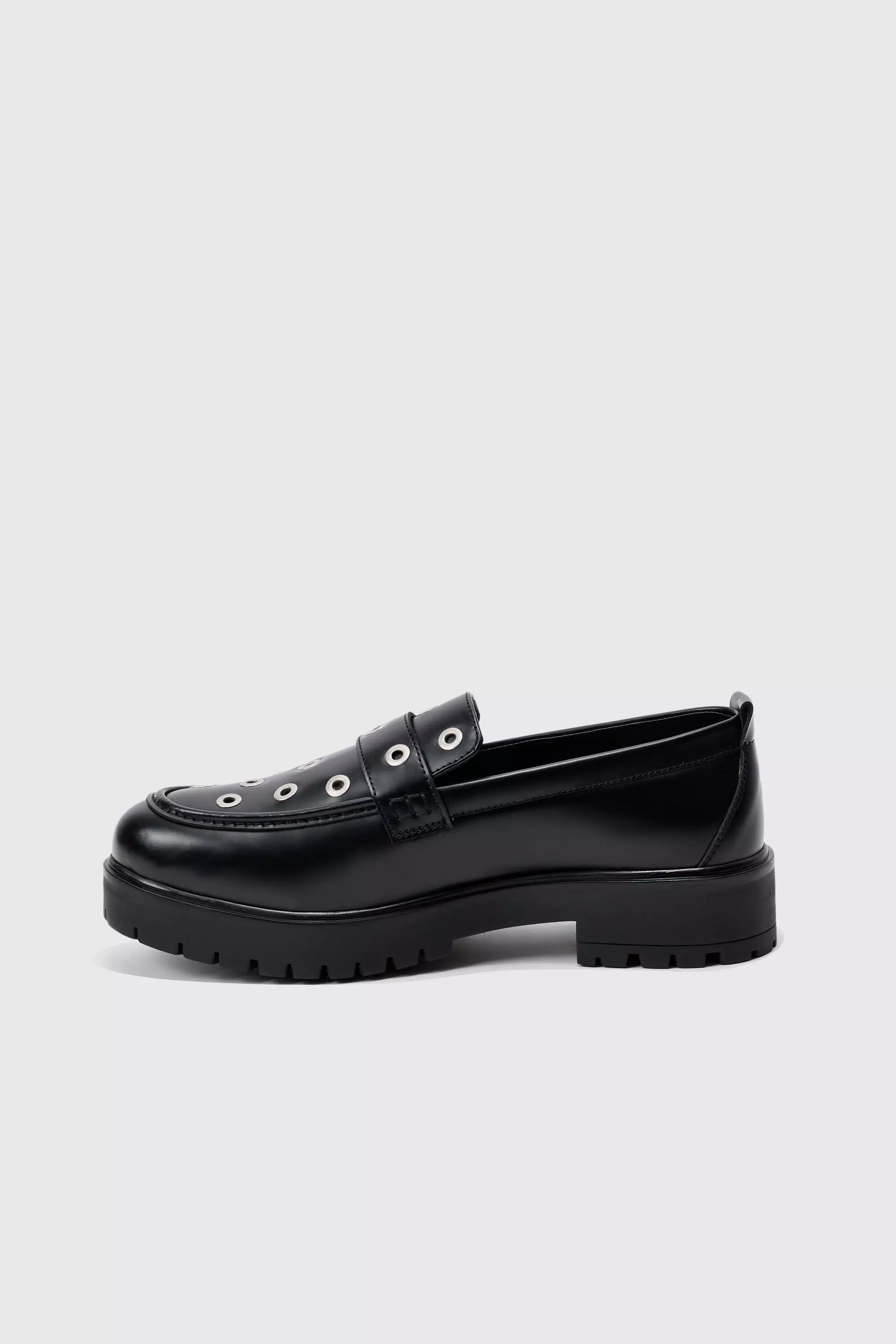 Pu Loafer With Eyelet Detail In Black صورة بديلة