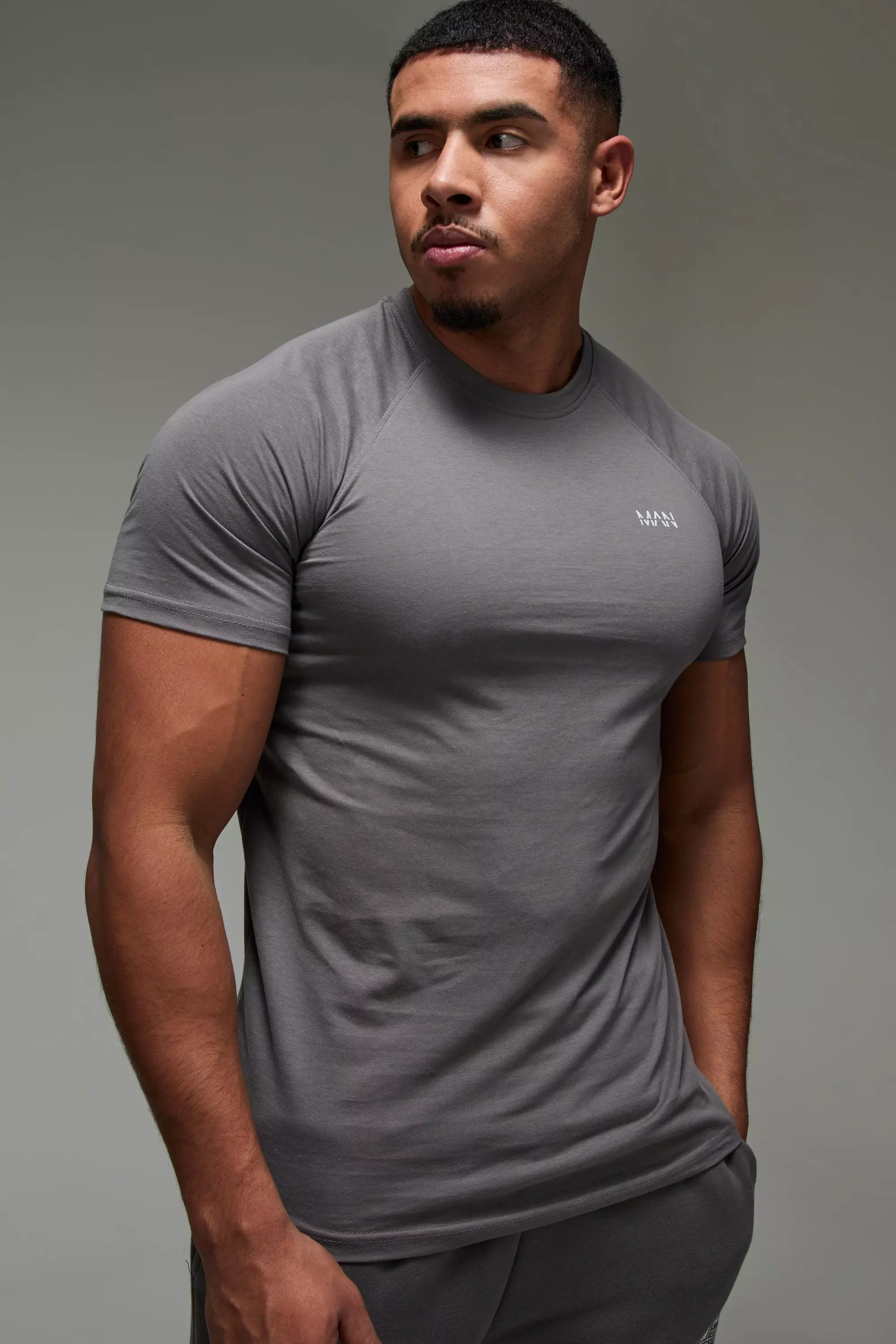 Charcoal Man Active Gym Raglan T-shirt alternative image