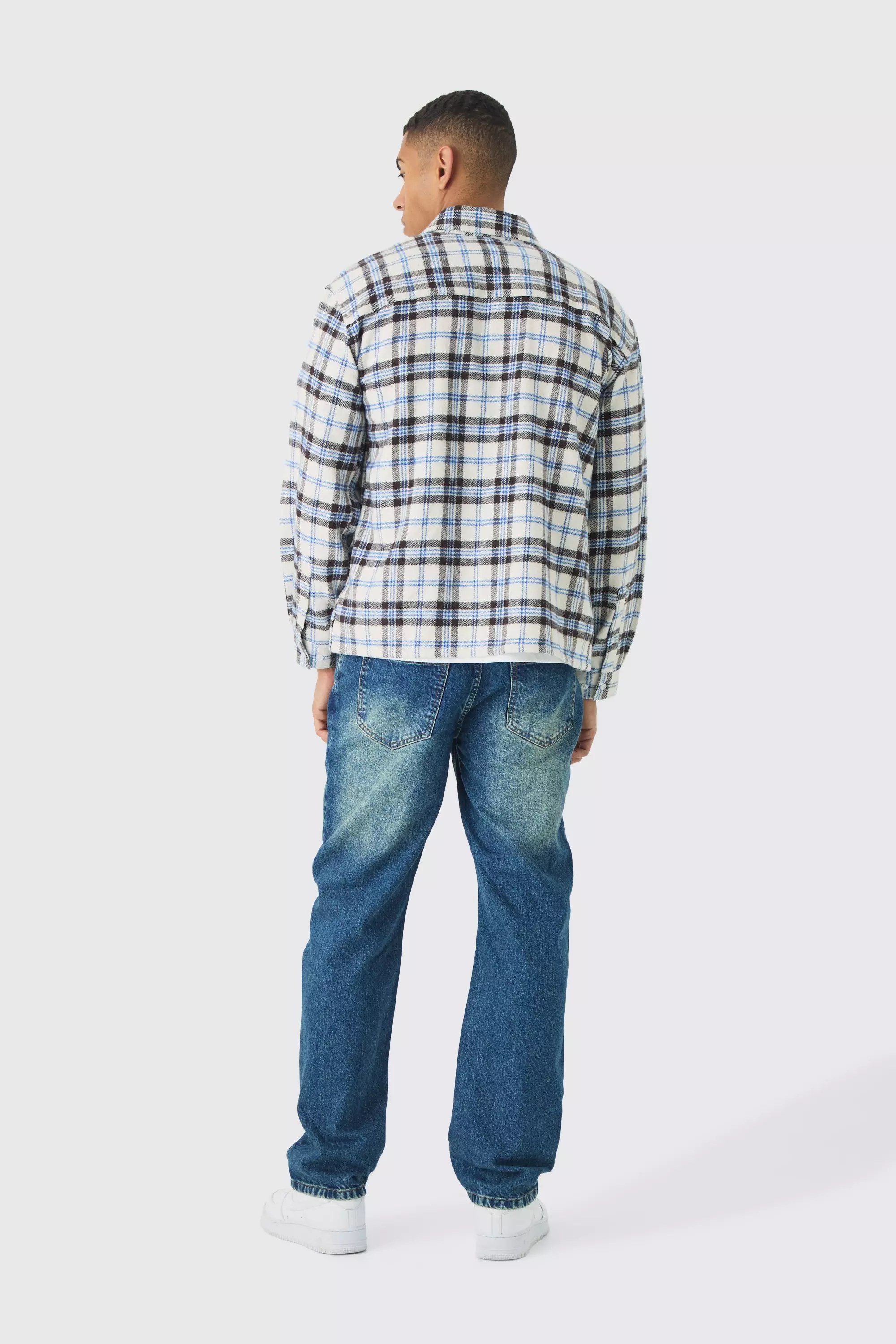Relaxed Rigid Jean In Vintage Blue صورة بديلة