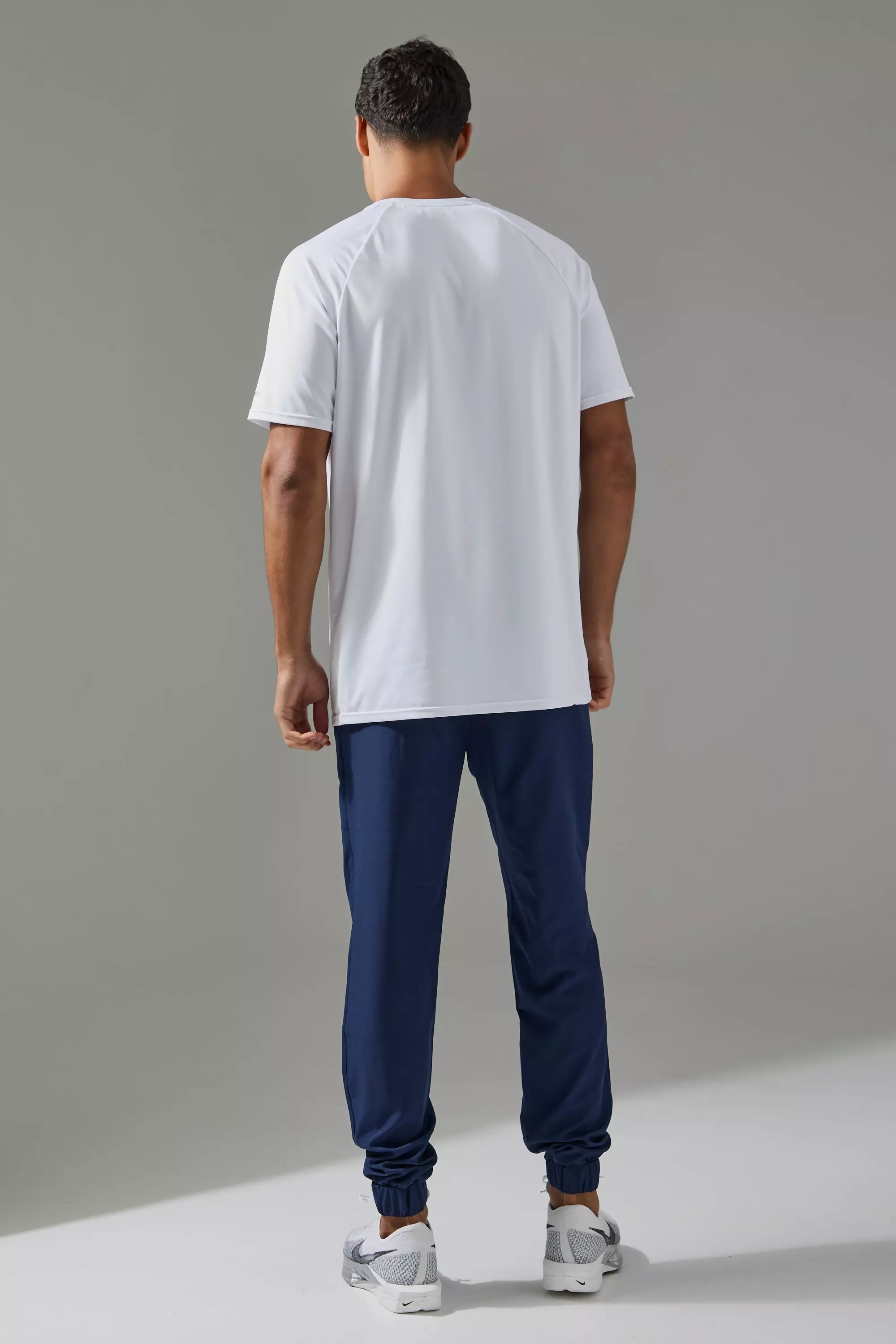 Midnight Man Active Gym Tapered Jogger alternative image