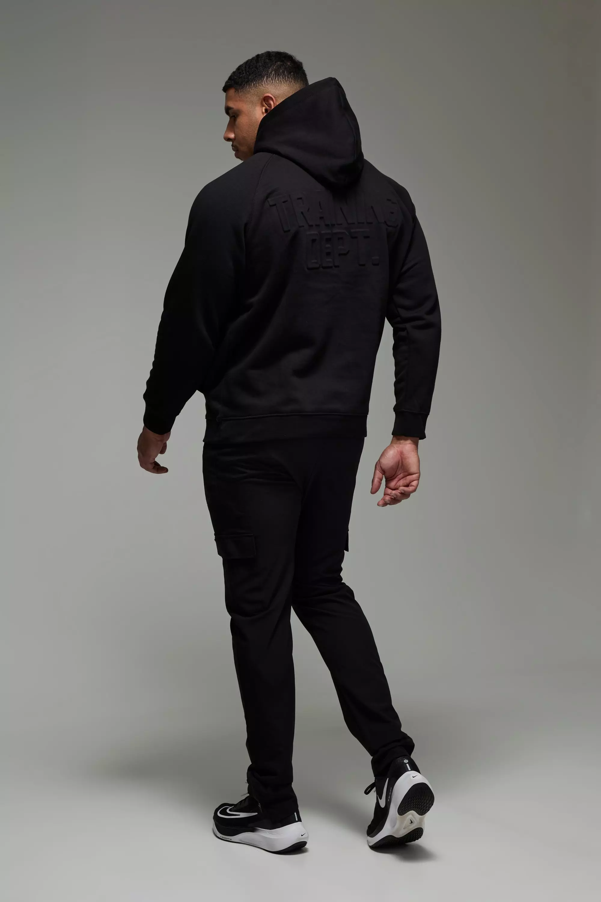 Black Man Active Training Dept Embossed Oversized Hoodie صورة بديلة