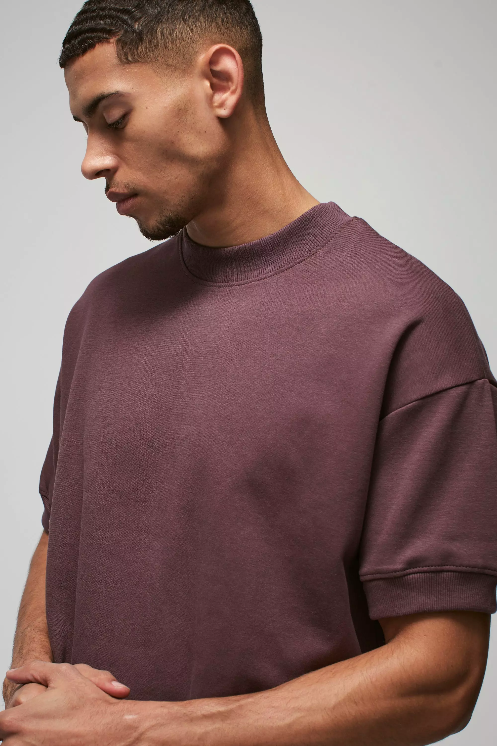 Plum Man Oversized Extended Neck Heavy Interlock Ribbed Cuff T-shirt صورة بديلة