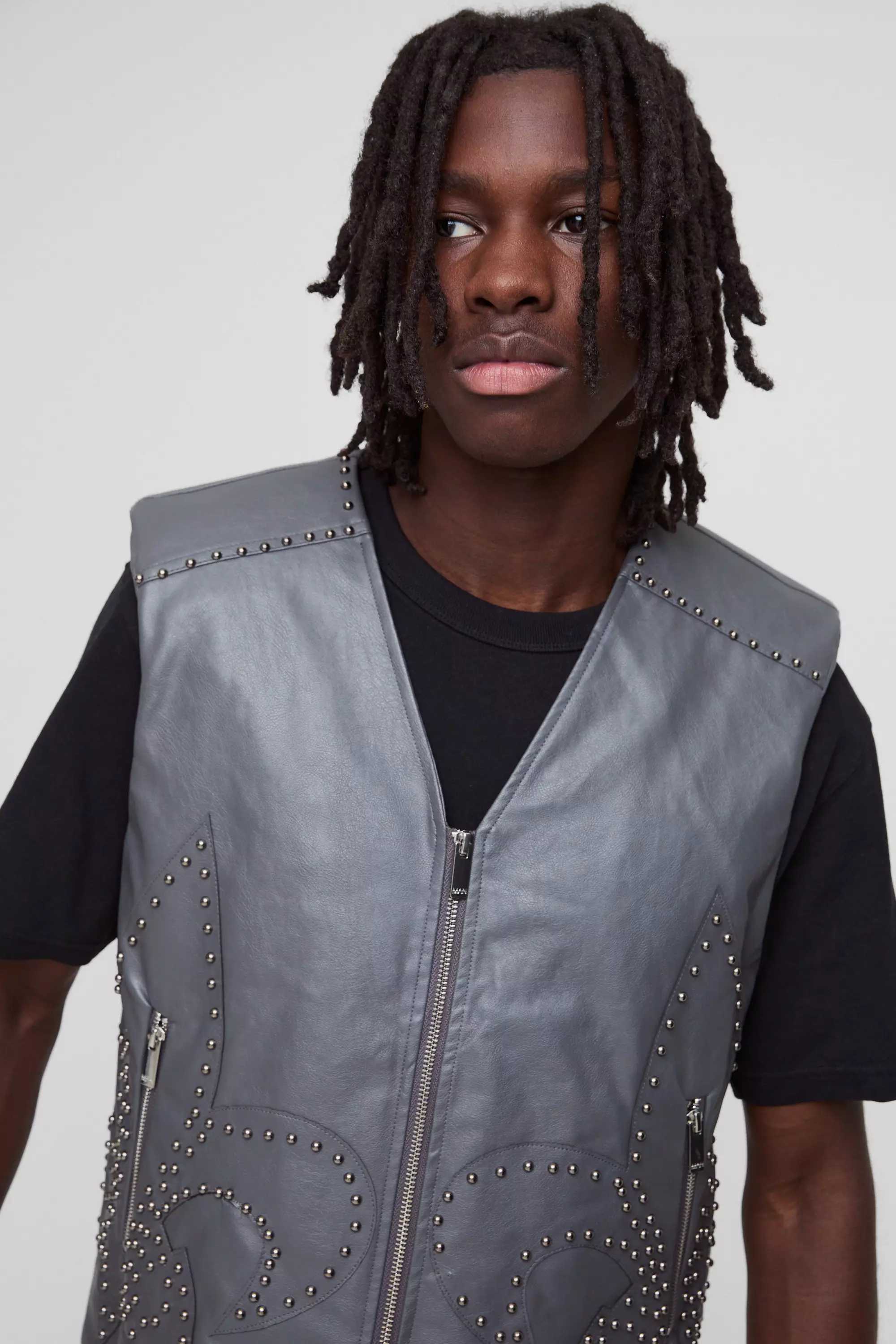 Charcoal Oversized Boxy Studded Padded PU Gilet صورة بديلة