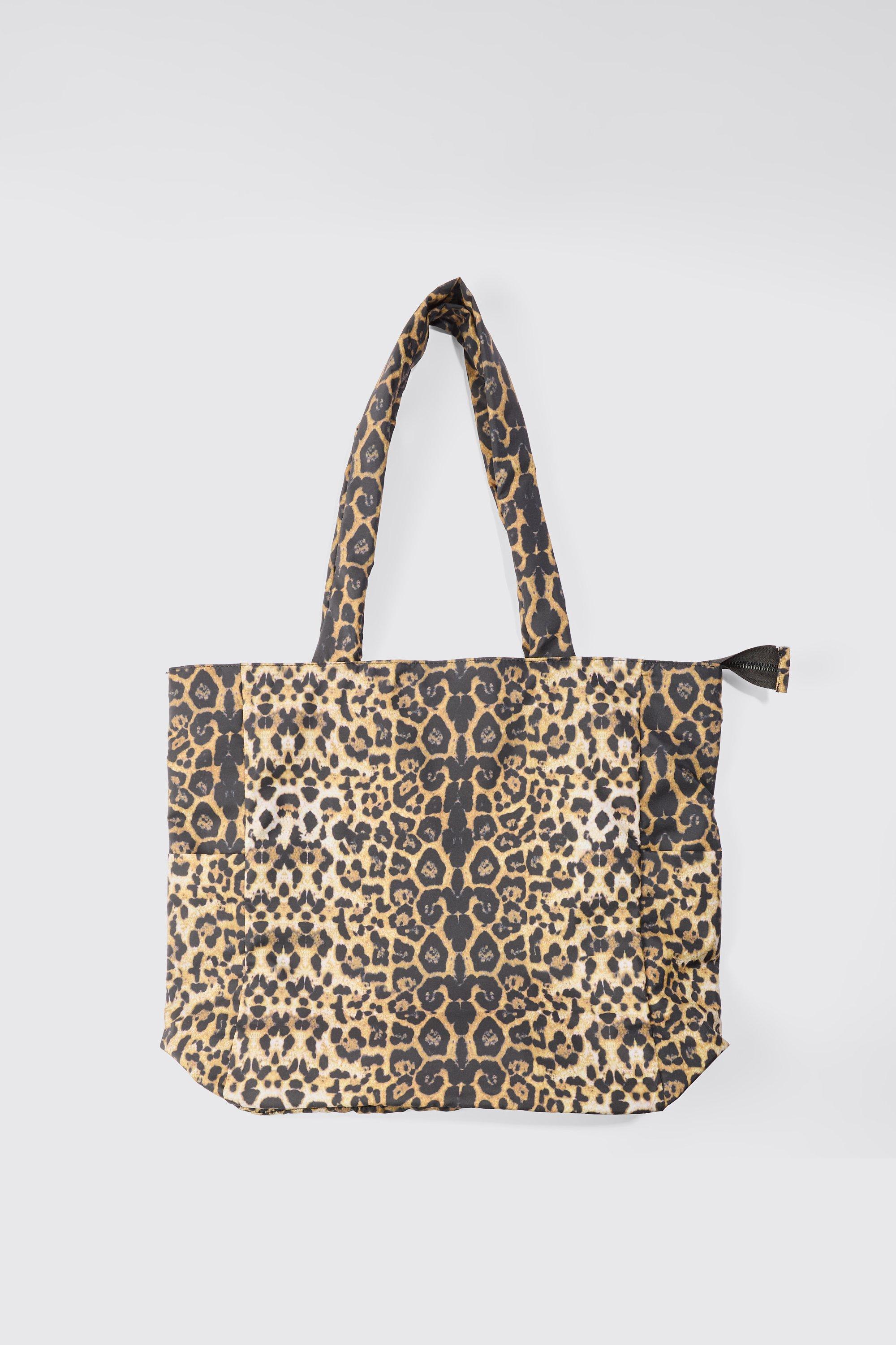 Oversized Tote Bag In Leopard Print boohoo NL