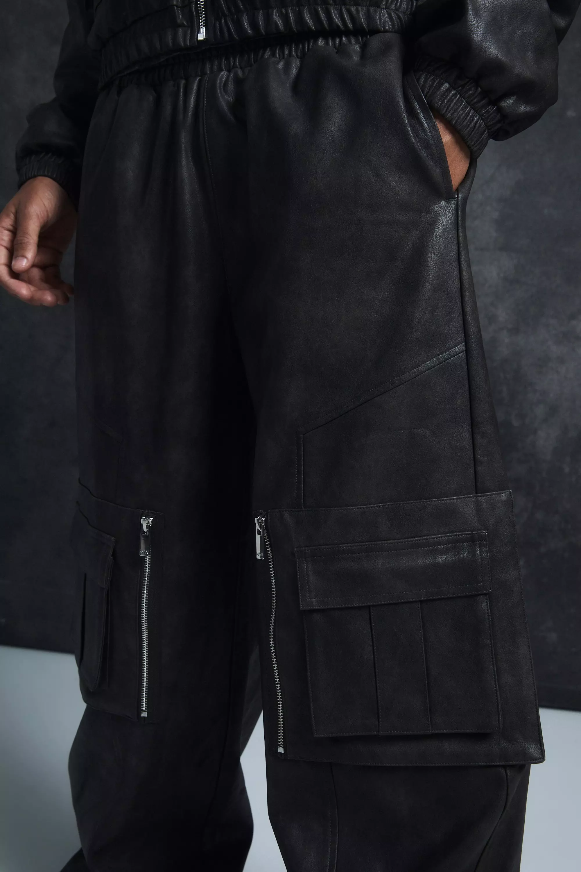 Black Trippie Redd Relaxed Faux Leather Elastic Waist Cargo Trouser صورة بديلة