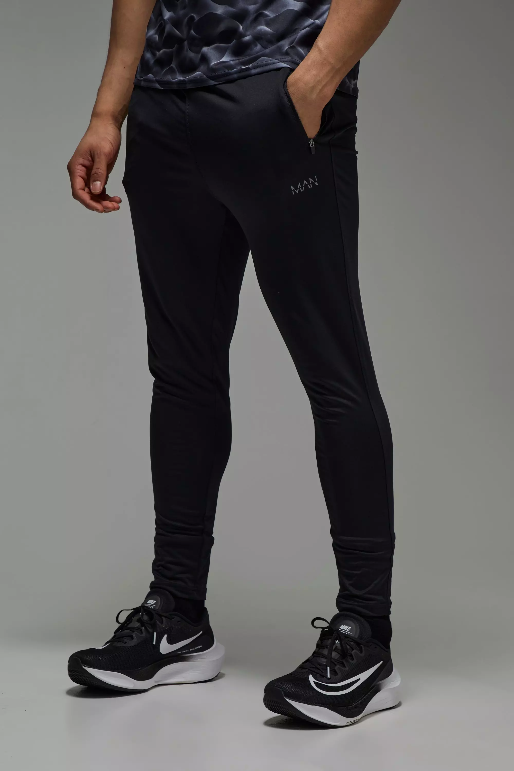 Black Man Active Performance Skinny Stretch Jogger alternative image
