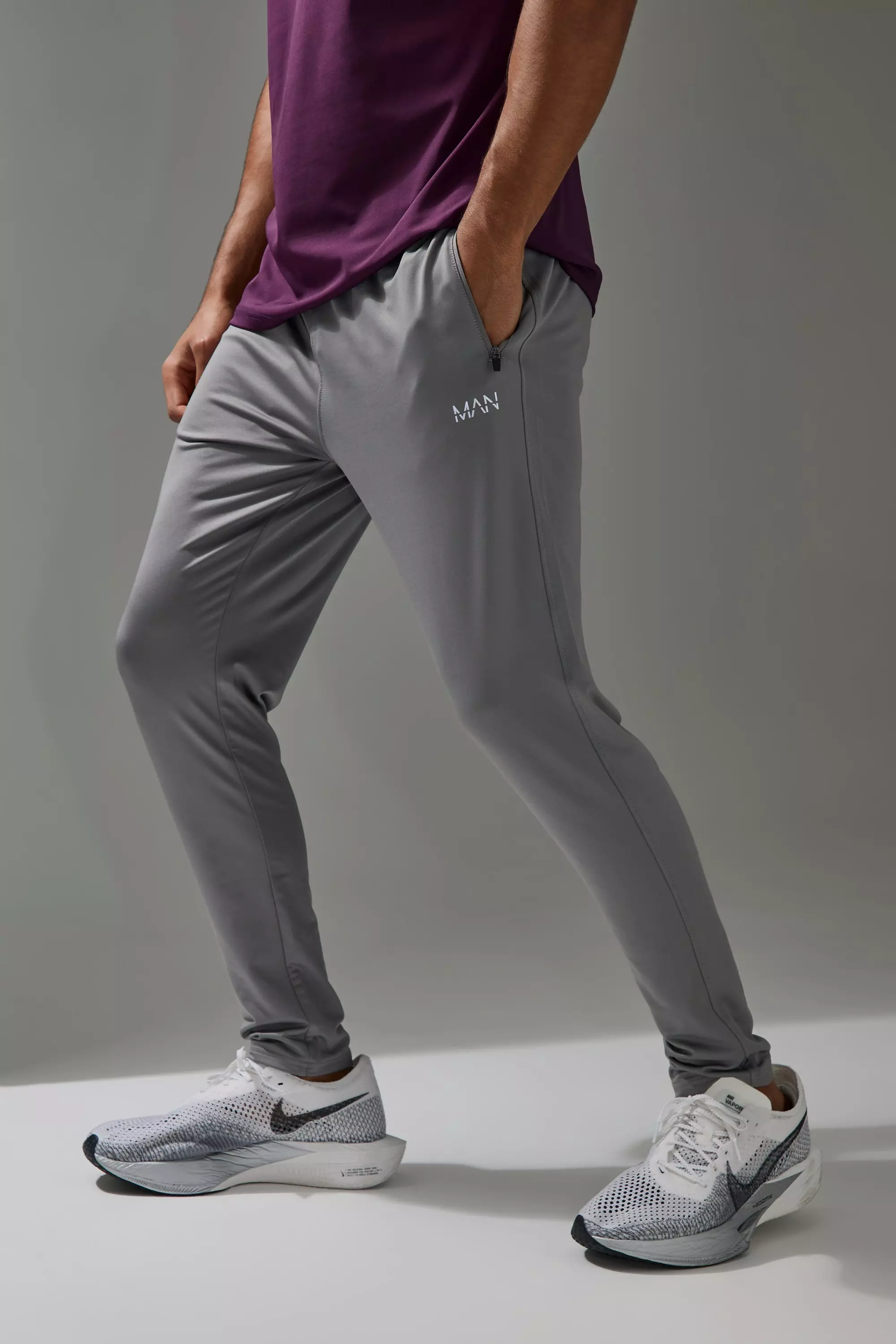 Grey Man Active Performance Skinny Stretch Jogger صورة بديلة