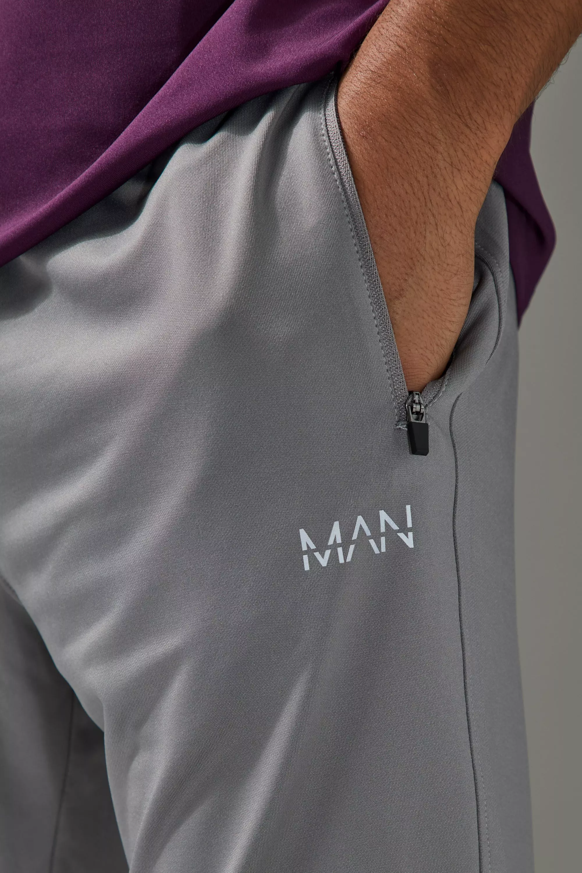 Grey Man Active Performance Skinny Stretch Jogger صورة بديلة