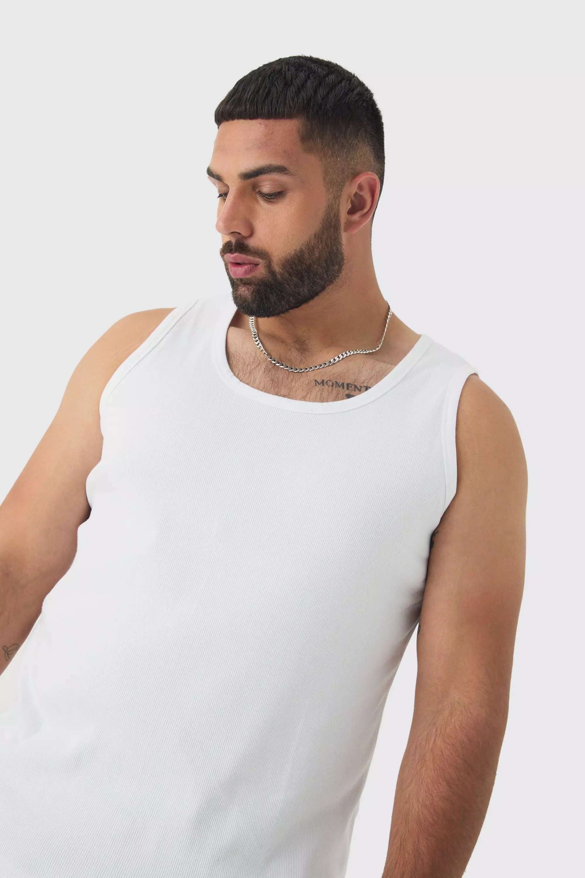 White Plus Basic Vest صورة بديلة