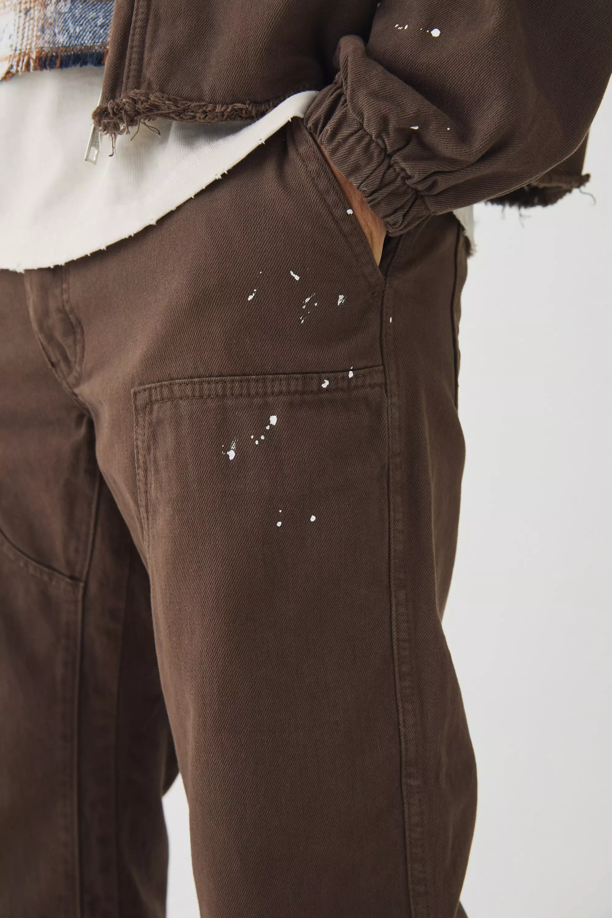 Chocolate Relaxed Flared Carpenter Paint Splatter Trousers صورة بديلة