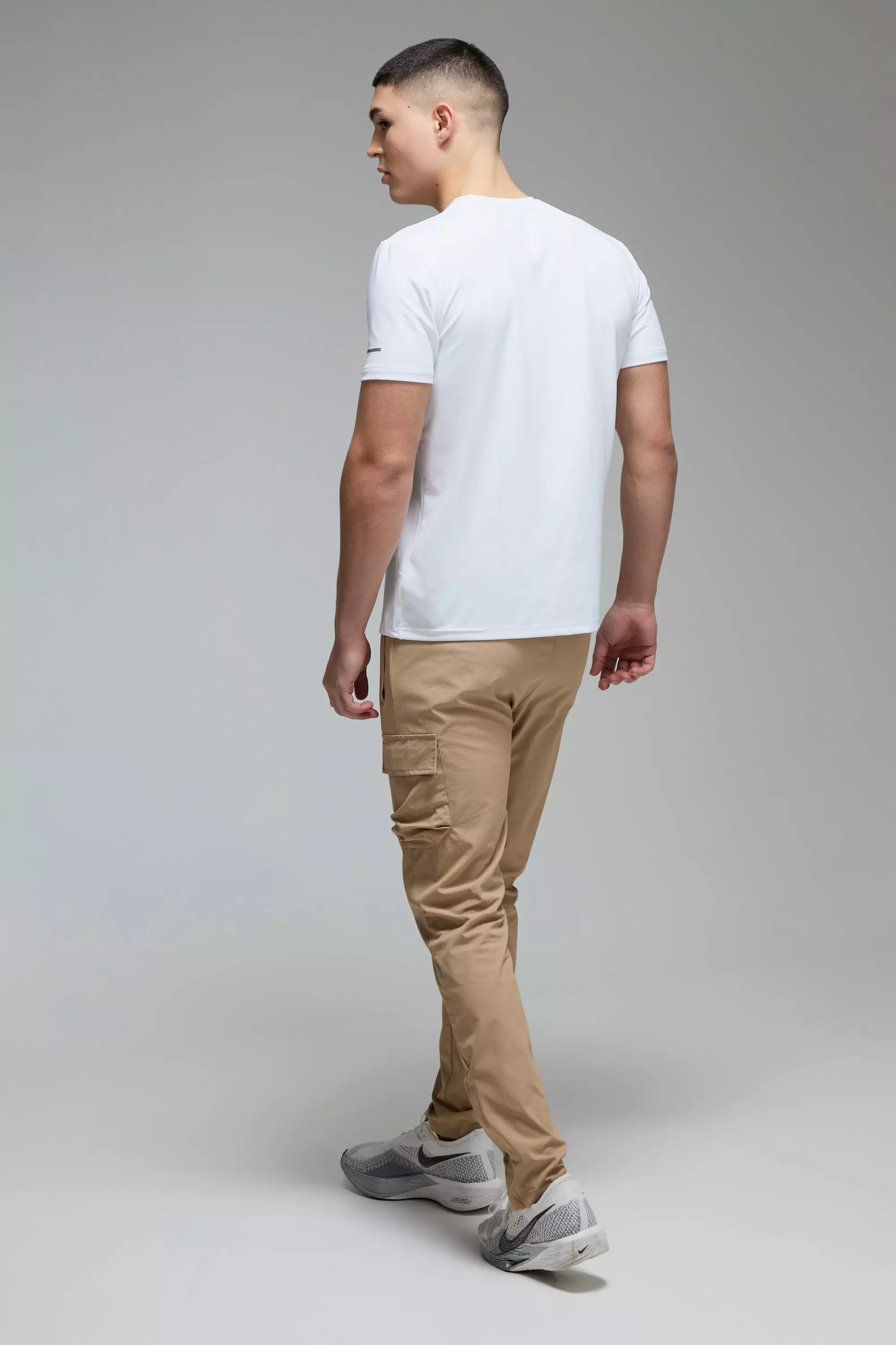 Beige Man Active Gym Technical Cargo Jogger alternative image