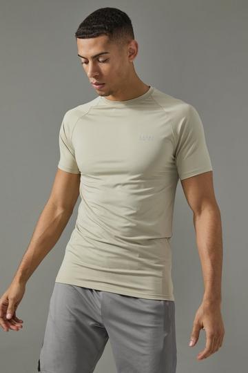 Man Active Muscle Fit T-shirt sand